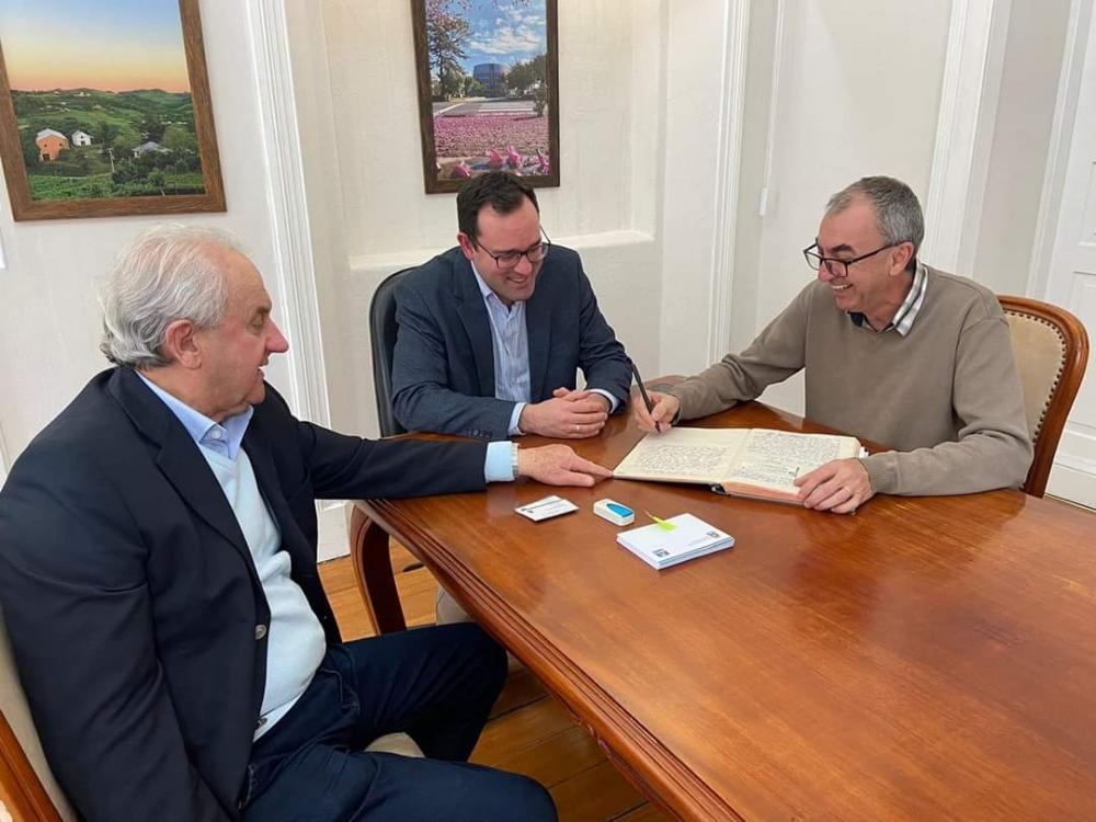 Carlos Perizzolo acompanhou a passagem de comando na prefeitura 