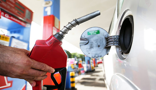 Valores da gasolina comum variam entre R$ 5,66 a R$ 5,99 na maioria dos postos da cidade - Foto: Divulgação