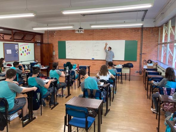 Registro de uma das aulas da EMTI São Roque UCS. Crédito: Divulgação