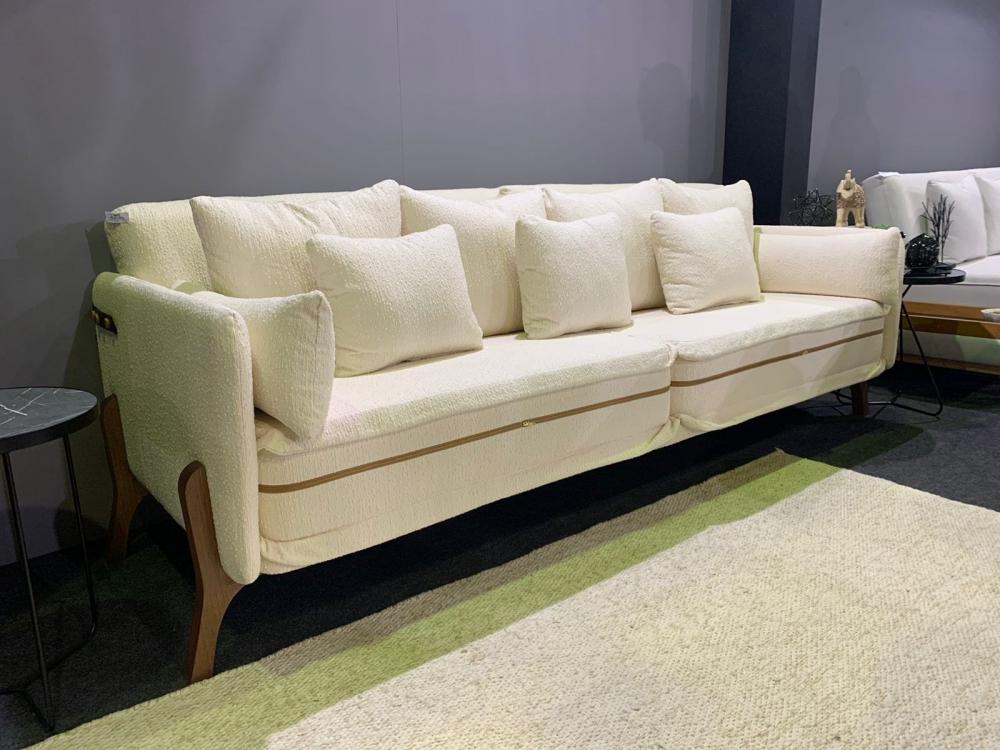 Aprenda a fazer solução caseira para limpar o sofá