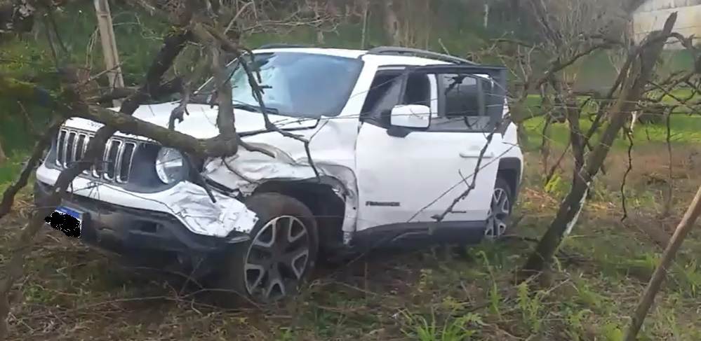 A mulher, de 34 anos, ficou com ferimentos nos braços e foi encaminhada para o Hospital Tacchini. Crédito: Rádio Difusora
