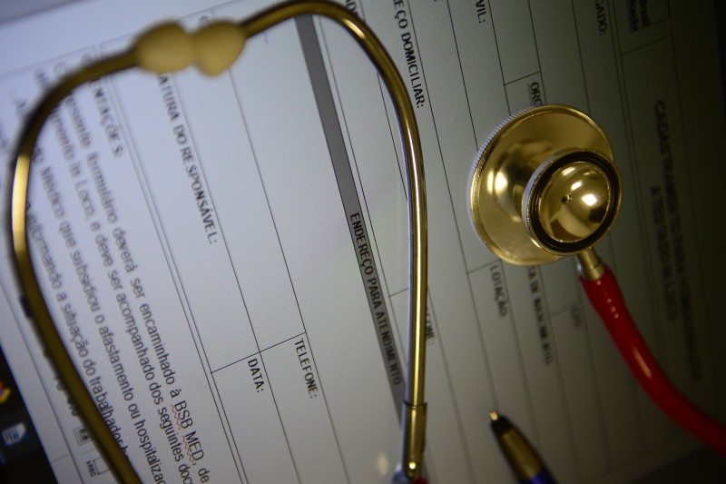 Câmara aprova PL que obriga planos de saúde a ampliar tratamentos