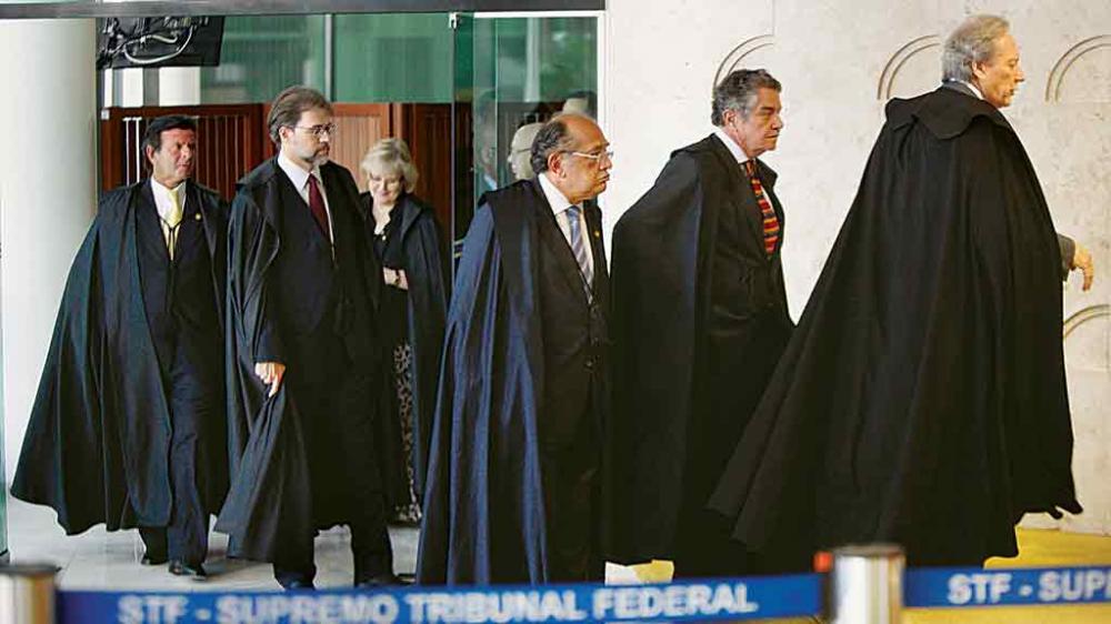 Ministros do STF reajustam o próprio salário para R$ 46,3 mil