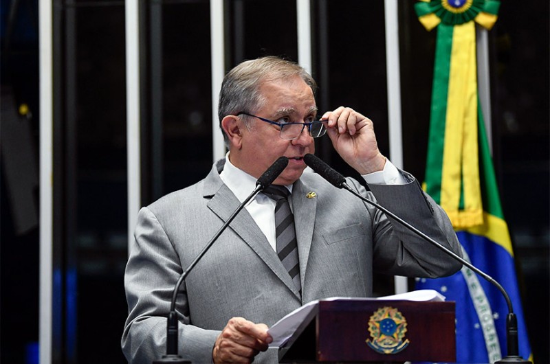 O senador Izalci Lucas destacou que o projeto amplia e desafeta o perímetro de algumas áreas, além de excluir parcela da unidade de conservação para fins de regularização urbana - Roque de Sá/Agência Senado