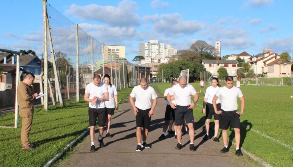 No turno da tarde os alunos passaram por teste de condicionamento físico, com diversos exercícios práticos, com o propósito de preparar e avaliar a resistência de cada um. Crédito: Rodrigo de Marco/Assessoria de Comunicação da Prefeitura