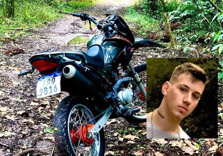 Emerson Belinski tem 23 anos e está desaparecido desde a noite deste sábado, 13 de agosto - Fotos: Arquivo Pessoal