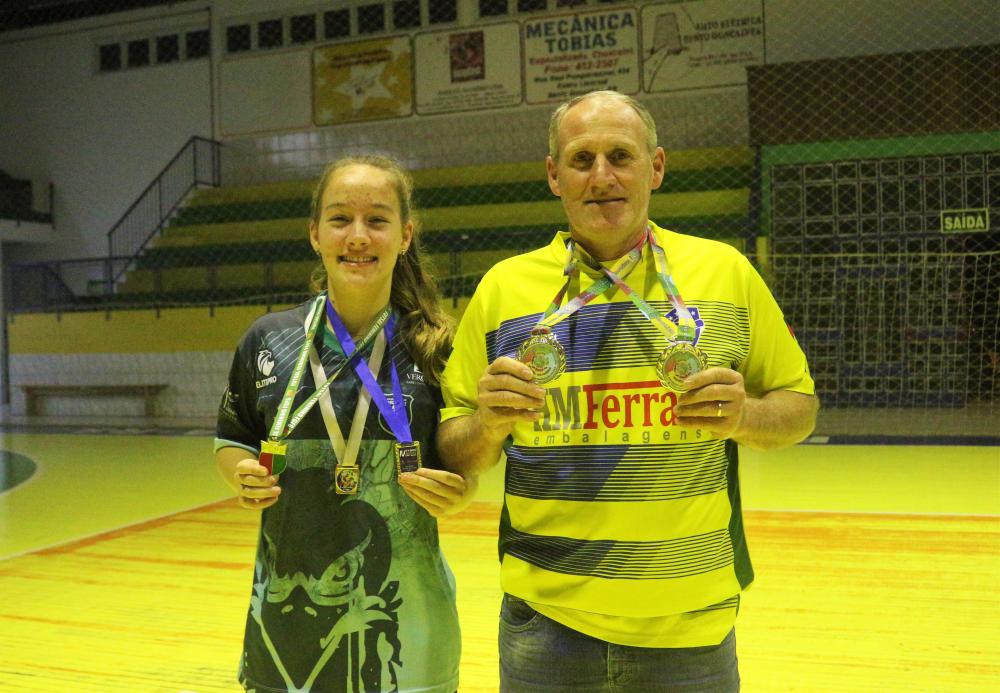 A paixão pelo futsal de pai para filha