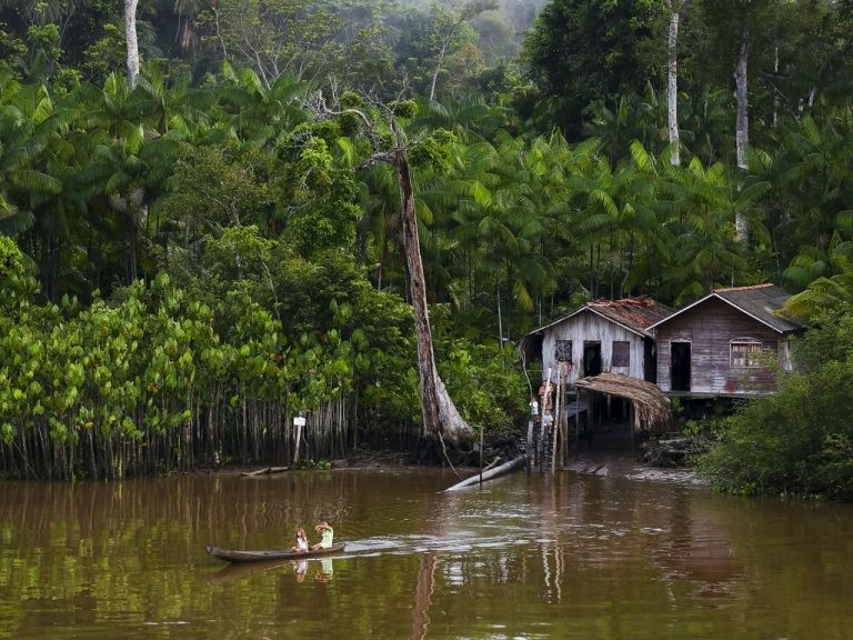 Ribeirinhos no arquipélago de Marajó, no estado do Pará - (Foto: Marcelo Camargo/Agência Brasil)