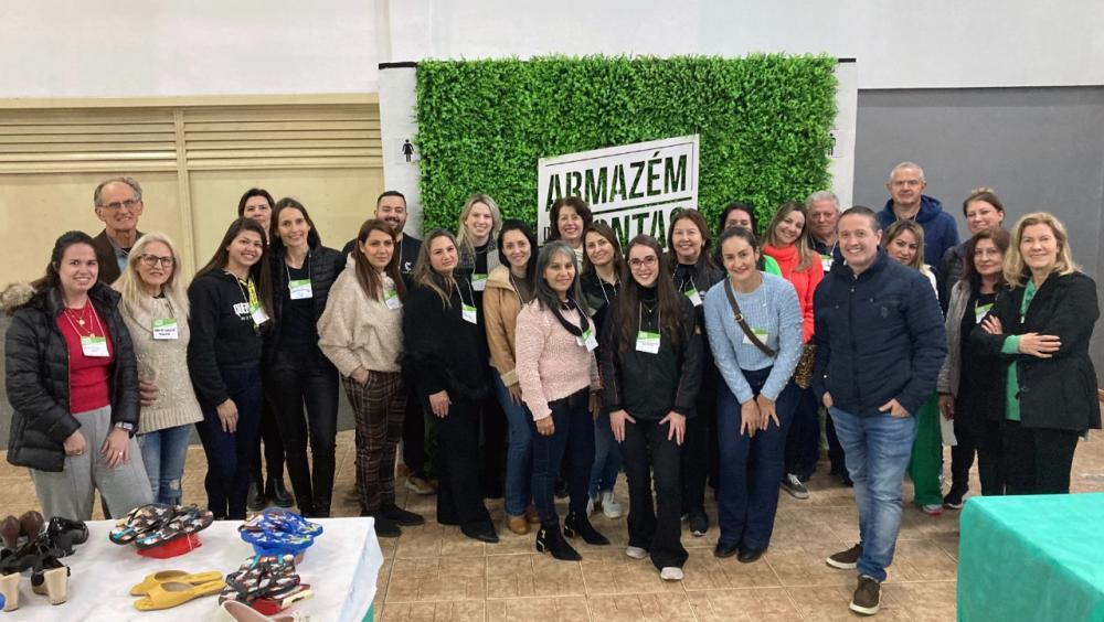 Lojistas e o presidente da CDL, Marcos Carbone, comemoraram o sucesso da 12ª edição do Armazém das Pontas - Fotos: Exata Comunicação