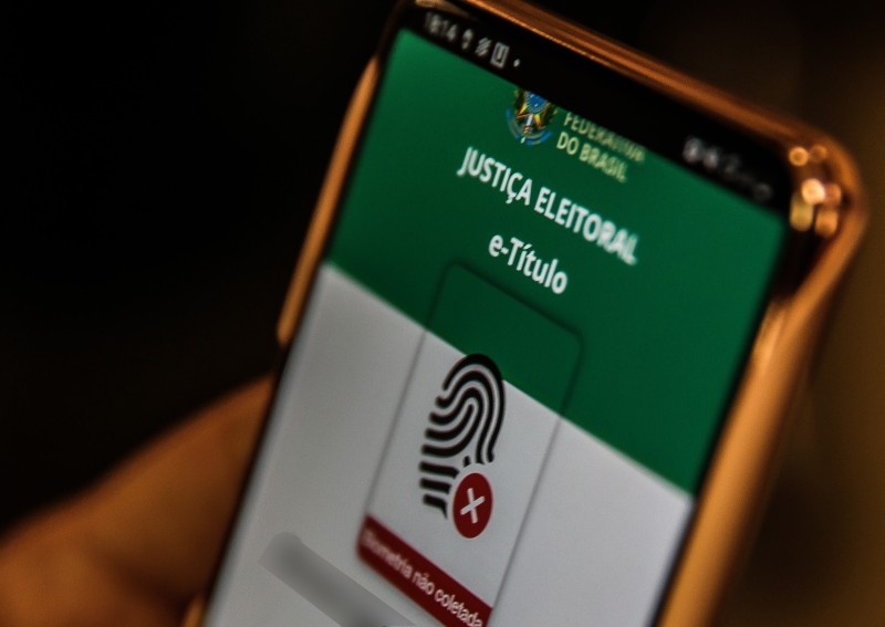 Ministro do TSE manda tirar do ar vídeo com fake news sobre e-Título