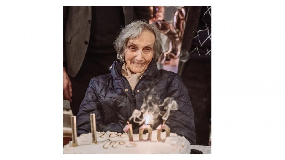 Dona Gema Bruschi comemorou a chegada dos seus 100 anos ao lado da família - Foto: Arquivo da Família