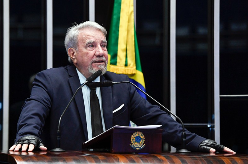 O senador Guaracy Silveira destacou que Siqueira Campos é um grande líder político e foi o primeiro governador de Tocantins - Jefferson Rudy/Agência Senado