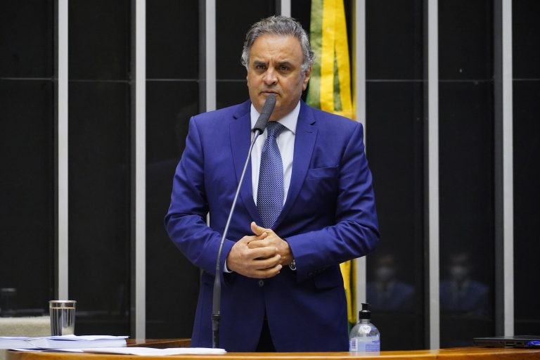 Aécio Neves: rocambole de Lagoa Dourada é um símbolo da identidade local - (Foto: Pablo Valadares/Câmara dos Deputados)