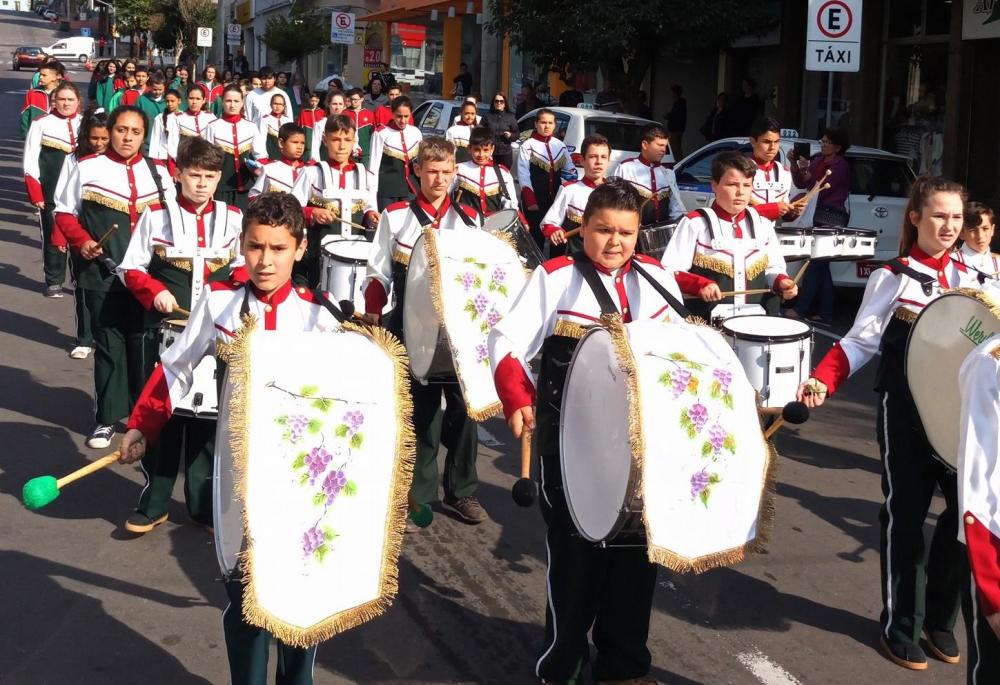 Dezenas de crianças de escolas da cidade devem participar do desfile - Foto: NB Notícias