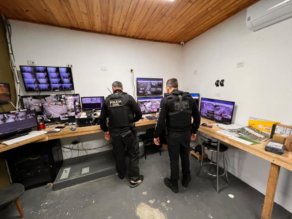 A prisão e apreensão de objetos foram feitos na manhã desta segunda-feira, 12. Crédito: Divulgação 