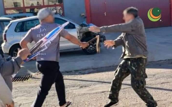 Imagens da agressão circulam nas redes sociais.