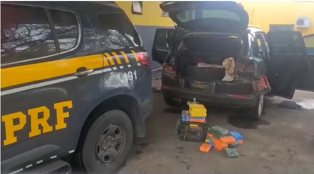 O prejuízo para os criminosos foi de cerca de R$ 14 milhões. Crédito: Reprodução/PRF