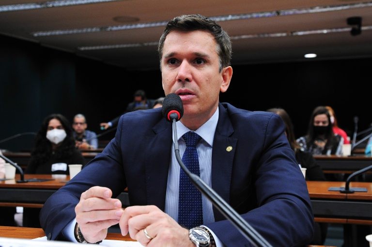 Projeto prevê canais de atendimento 24 horas por dia para vítima de violência de gênero