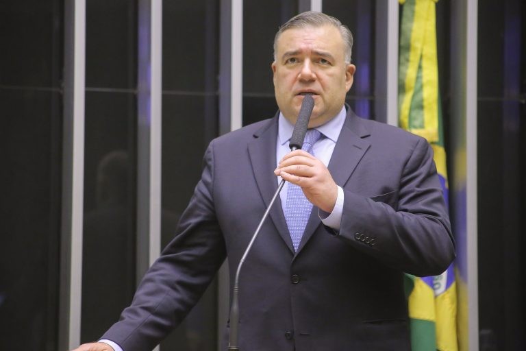 Ney Leprevost: criança com mutismo seletivo fala apenas com os pais e alguns familiares - (Foto: Paulo Sérgio/Câmara dos Deputados)