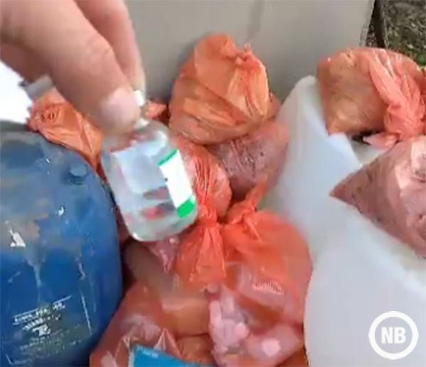 Vereadora denuncia descarte de lixo hospitalar nos fundos da UPA