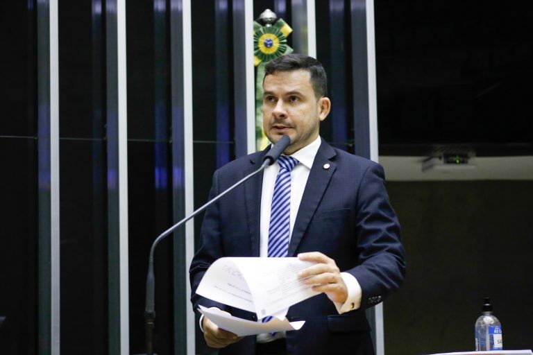 O autor da proposta, deputado Capitão Alberto Neto - (Foto: Elaine Menke/Câmara do Deputados)
