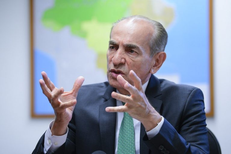 Relator do Orçamento indica projetos que podem garantir o pagamento do piso da enfermagem