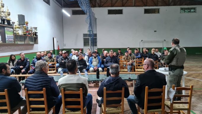 Além dos secretários, também estiveram presentes no evento, representantes do 3º BPAT, Corpo de Bombeiros, SAMU e Guarda Civil Municipal. Crédito: Divulgação/Assessoria de Comunicação da Prefeitura