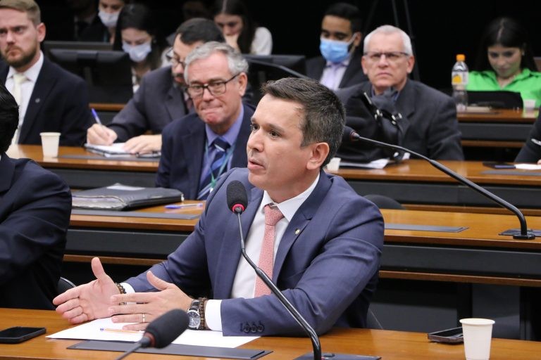 Texto de Carreras elimina necessidade de consultas para agendamento dos exames - (Foto: Wesley Amaral/Câmara dos Deputados)