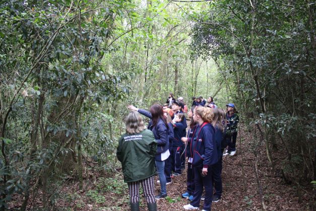 A primeira turma a visitar a Reserva foi do 5º ano do Colégio Sagrado Coração de Jesus. Crédito: Jose Martim Estefanon
