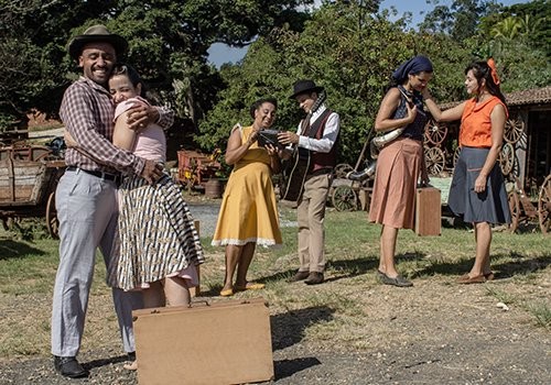 Imagem do grupo Teatro da Pedra, de São João del-Rei, que apresentará o espetáculo 'Outono' (crédito: Camila Campos/Divulgação - Edição: CCOM Funarte)