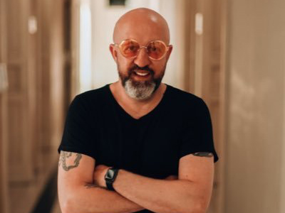 O comunicador escreve crônicas diárias para o jornal Zero Hora (RS), semanal para o jornal O Tempo (MG), é comentarista da Rádio Gaúcha e do programa “Encontro”, da Rede Globo. Crédito: Divulgação