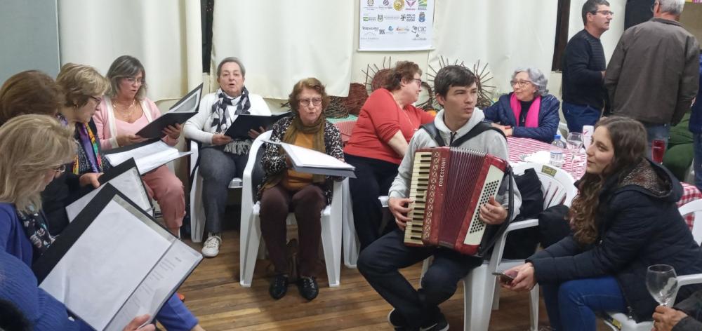 O evento contou com a presença da imprensa local, moradores das comunidades do Vale dos Vinhedos, demais convidados e também a ASBG - Associação dos Surdos de Bento Gonçalves. Crédito: Divulgação