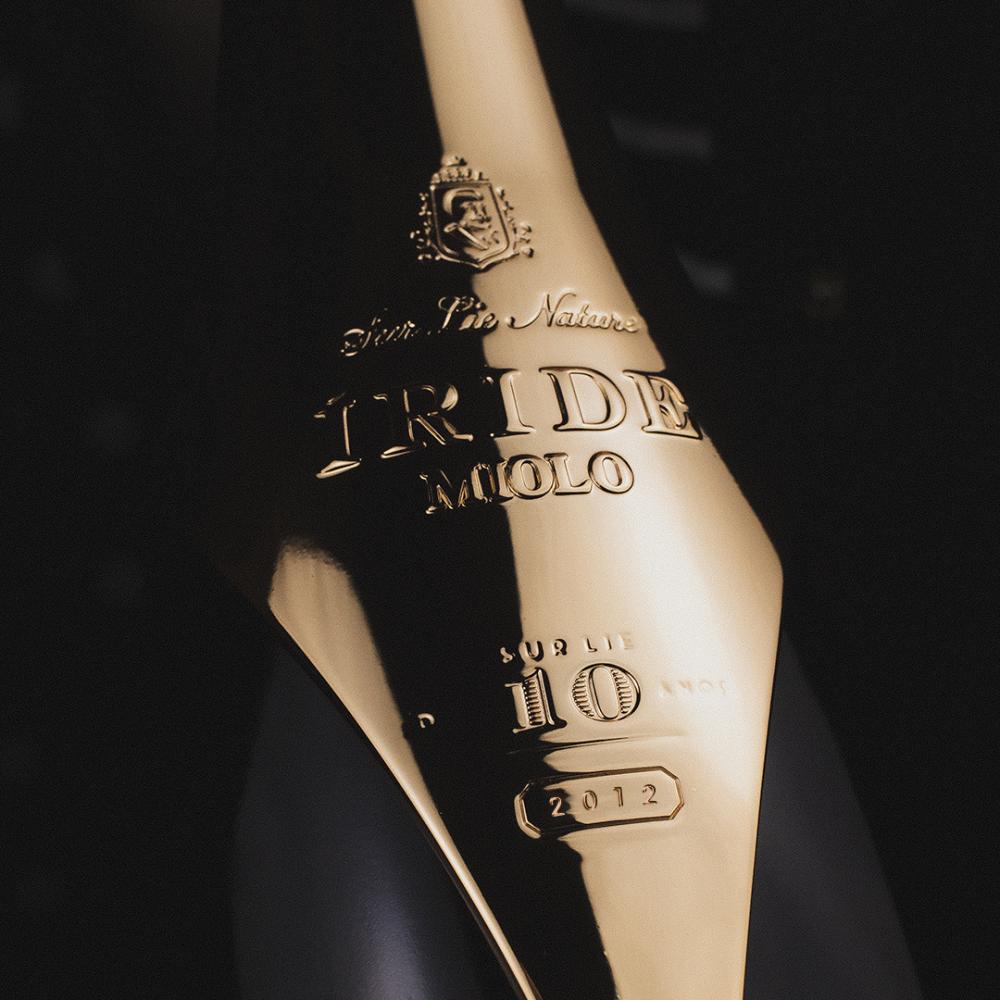 Safrado, este espumante super premium é a personificação da história da marca, que mesmo jovem, carrega consigo a maturidade que somente grandes obras alcançam. São apenas 2.986 garrafas. Crédito: Divulgação