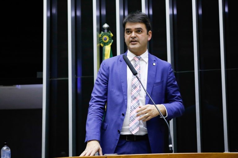O autor da proposta, deputado Rubens Pereira Júnior - (Foto: Elaine Menke/Câmara do Deputados)