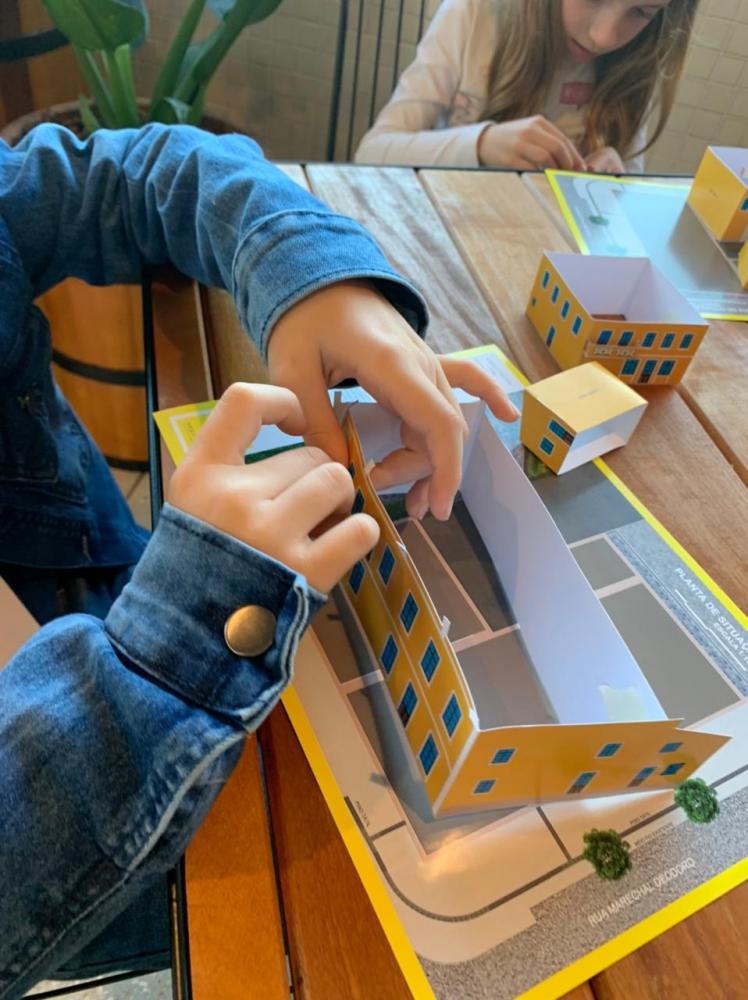 A iniciativa, além de ser uma atividade criativa para a data temática, também agrega conhecimento e desperta nas crianças o espírito de valorização do patrimônio histórico. Crédito: Isabela Rech Schumacher