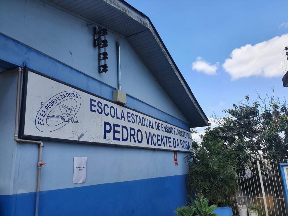 A Escola Estadual de Ensino Fundamental Pedro Vicente da Rosa atende 340 alunos do bairro, do Jardim A ao 9º ano, além de duas turmas do Jardim do ensino municipal.