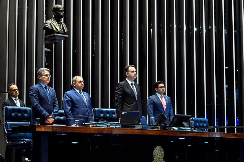 Alessandro Vieira, Izalci Lucas e Rodrigo Pacheco na homenagem