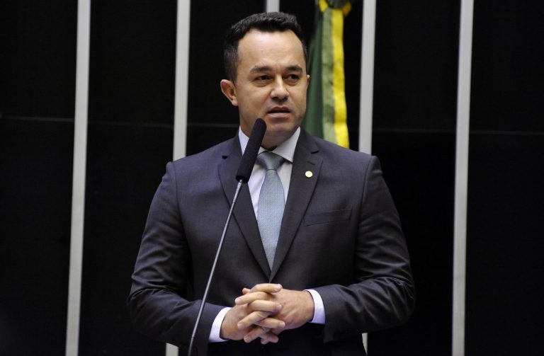 Stefano Aguiar: medida pode ser fundamental para a preservação da camada de ozônio - (Foto: Cleia Viana/Câmara dos Deputados)