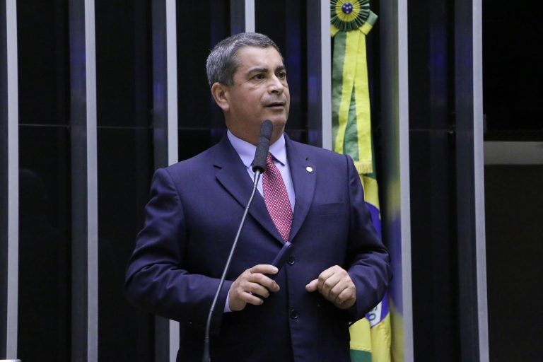 O relator, Coronel Tadeu, sugeriu aprovação com mudanças no texto original - (Foto: Wesley Amaral/Câmara dos Deputados)