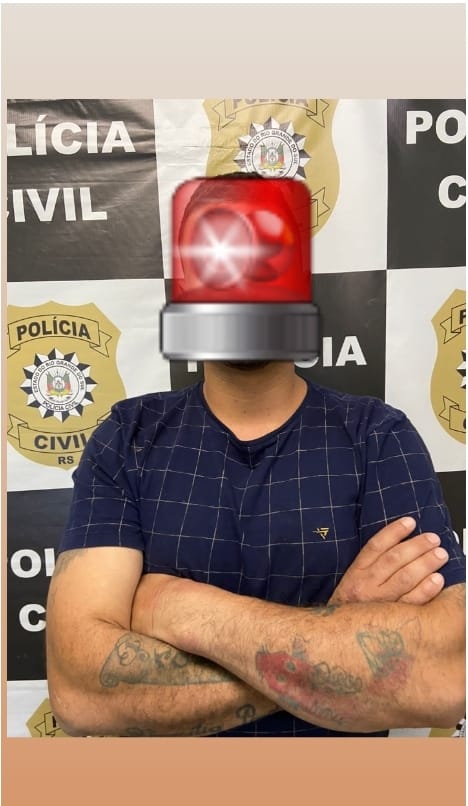 O homem, de 34 anos, que foi preso é o principal suspeito de ter arquitetado o crime. Crédito: Divulgação/Polícia Civil