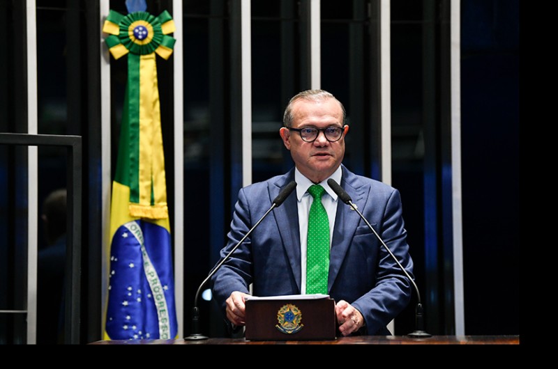 Senador comemorou a aprovação, pelo Plenário, da medida provisória que desobriga a doação - Roque de Sá/Agência Senado