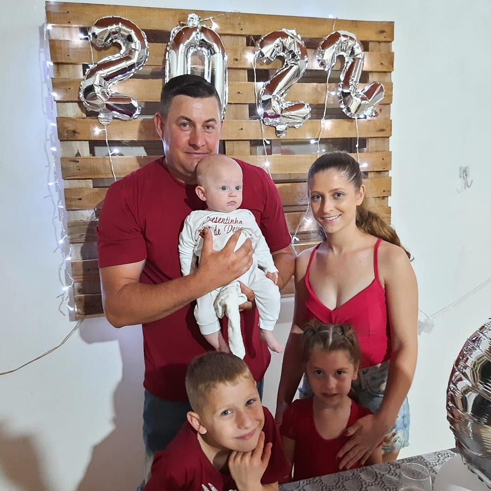 Apenas a menina Vitória, de 5 anos, sobreviveu ao gravíssimo acidente na ERS 344 - Foto: Reprodução