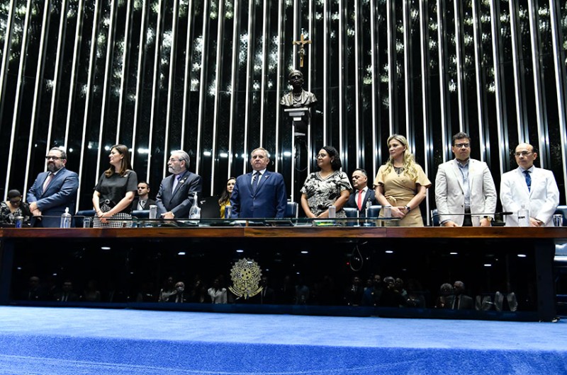 A sessão especial foi presidida pelo senador Izalci Lucas - Jefferson Rudy/Agência Senado