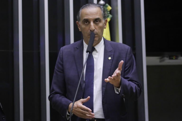 O relator Eduardo Cury recomendou a aprovação da proposta - (Foto: Paulo Sérgio/Câmara dos Deputados)