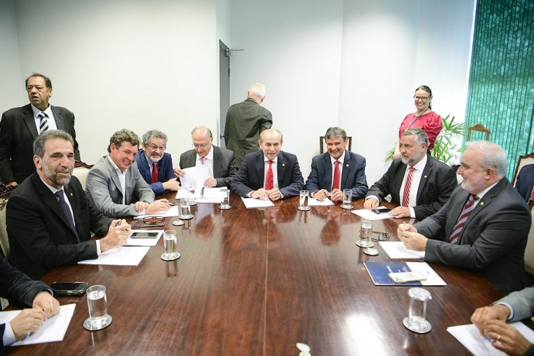 Reunião do relator do Orçamento com Geraldo Alckmin e parlamentares do PT - (Foto: Pedro França/Agência Senado)