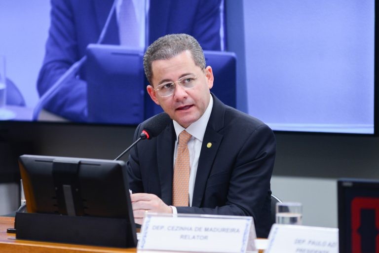 Cezinha de Madureira afirma que avaliação de contas é contábil e política - (Foto: Billy Boss/Câmara dos Deputados)