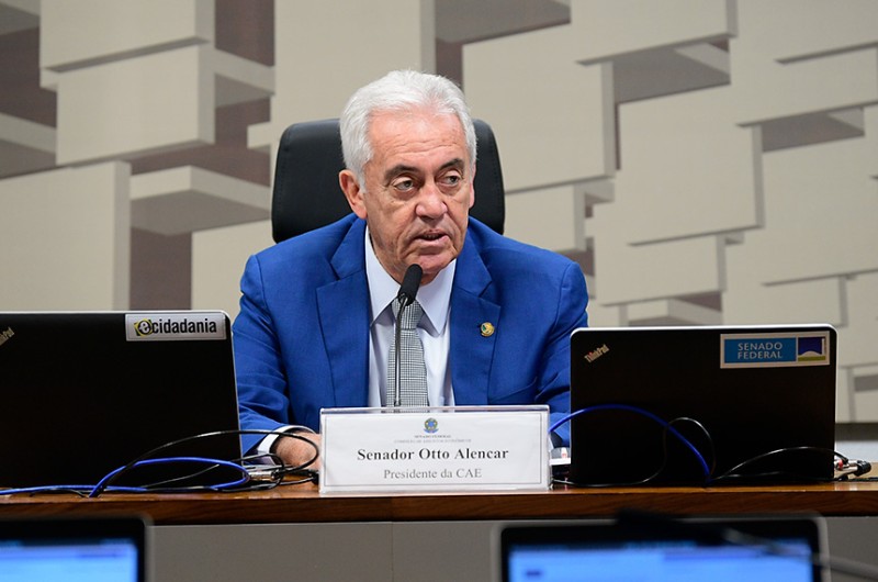 Otto Alencar apresentou relatório favorável ao projeto de Randolfe Rodrigues - Pedro França/Agência Senado