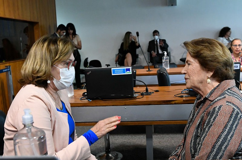 Zenaide e Nilda em reunião da CAS para votação de emendas ao orçamento - Geraldo Magela/Agência Senado