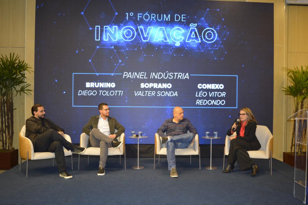 Leo Vitor Redondo, Diego Tolotti de Almeida, Valter Sonda e Renata Sandrin. Crédito: Silvestre Santos