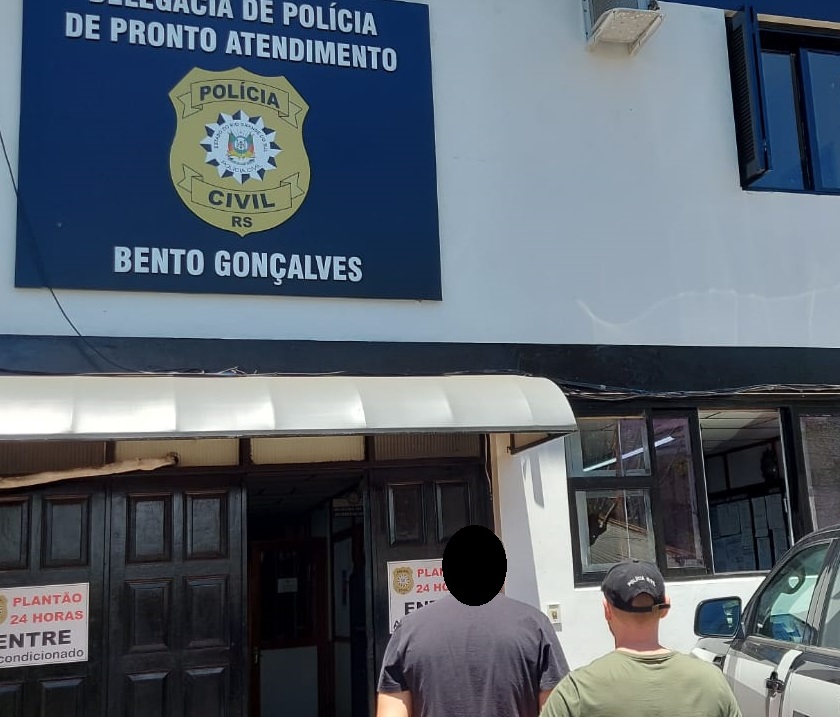 Homem de 27 anos foi recolhido à Penitenciária de Bento Gonçalves - Fotos: Polícia Civil